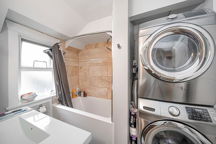 2779 W 13th Avenue Vancouver, BC - 21