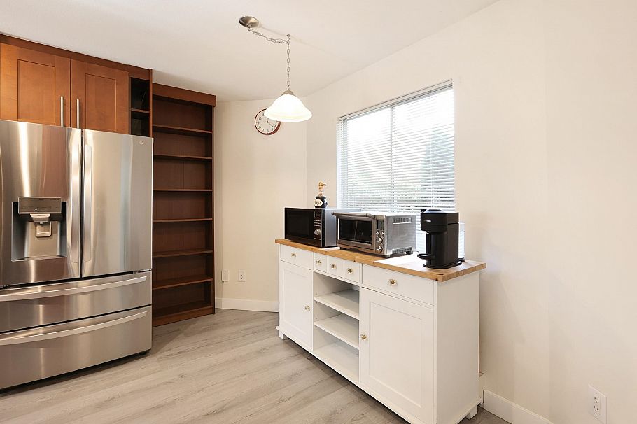 10 838 Tobruck Avenue North Vancouver, BC - 8