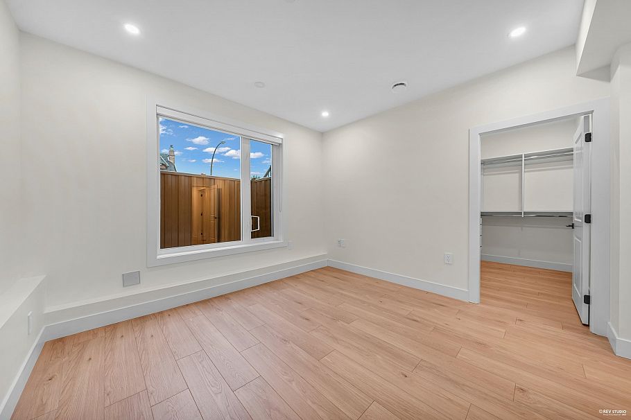 2 3090 Vanness Avenue Vancouver, BC - 11