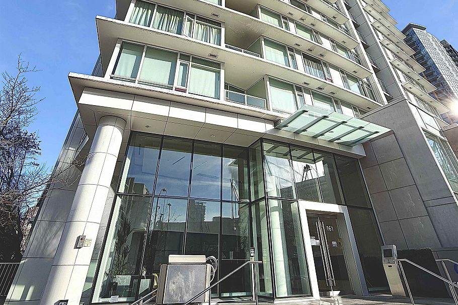 905 161 W Georgia Street Vancouver, BC - 1