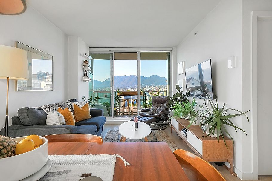 302 933 E Hastings Street Vancouver, BC - 6