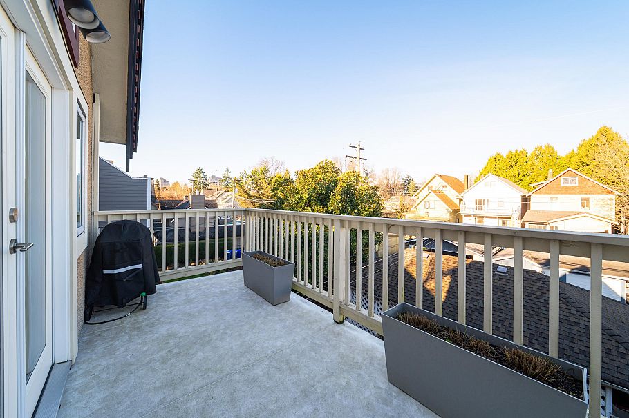 141 W 13th Avenue Vancouver, BC - 8