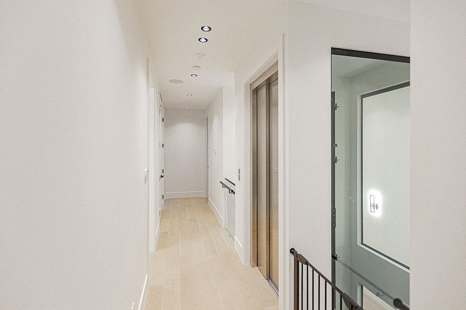 2051 W King Edward Avenue Vancouver, BC - 3