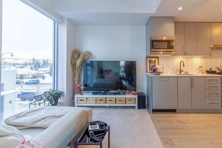 302 2435 Kingsway Vancouver, BC - 3