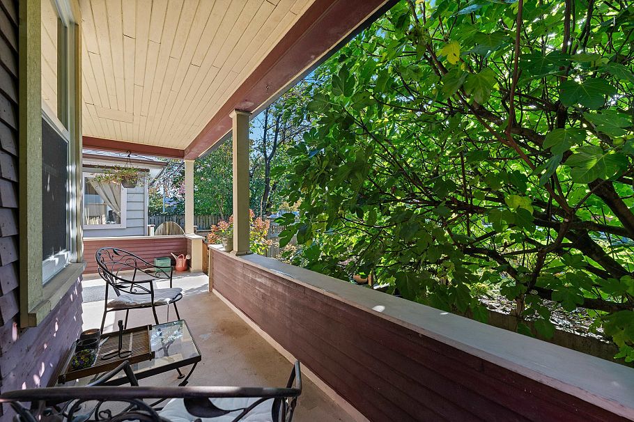 1829 1831 W 2nd Avenue Vancouver, BC - 22