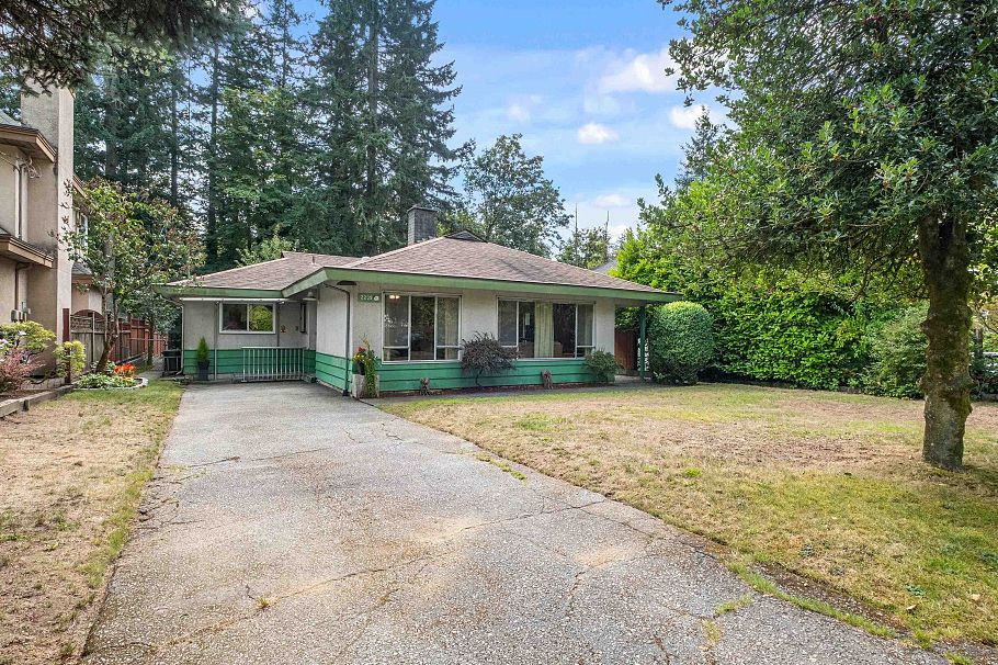 2239 Windridge Drive North Vancouver, BC - 36