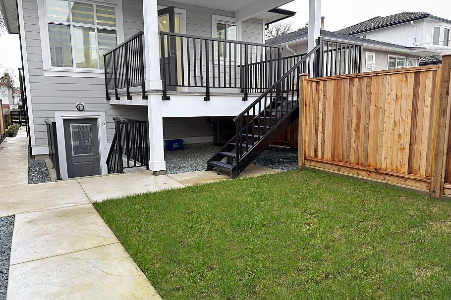 2172 E 46th Avenue Vancouver, BC - 15