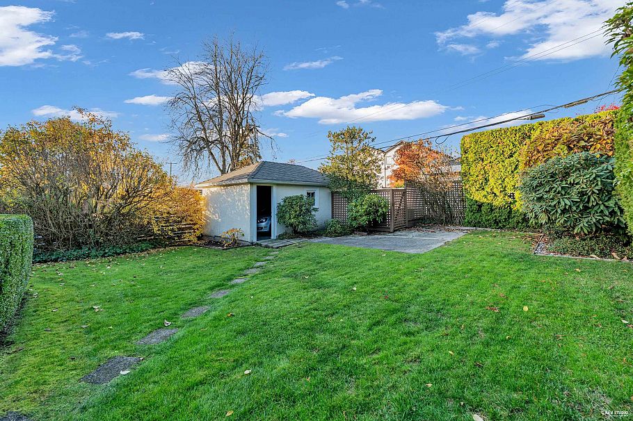 2225 W 22nd Avenue Vancouver, BC - 28