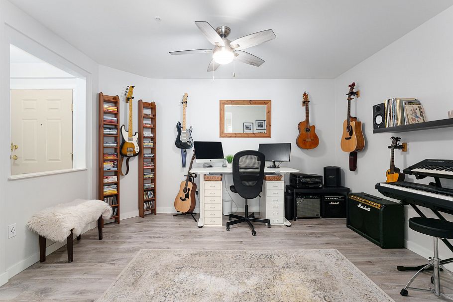 212 3690 Banff Court North Vancouver, BC - 20