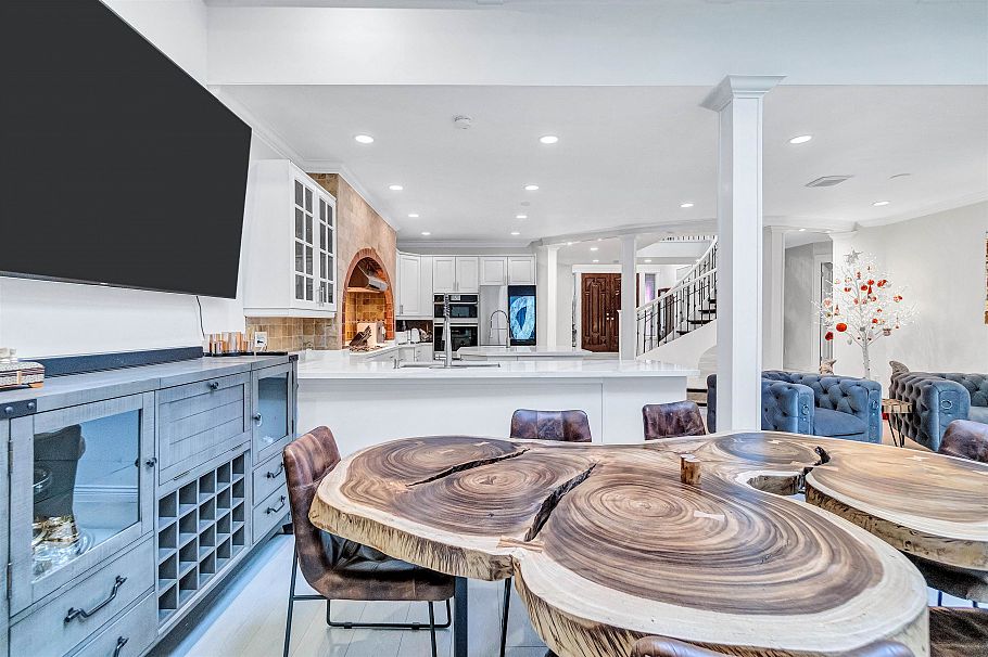 1219 Arborlynn Drive North Vancouver, BC - 17