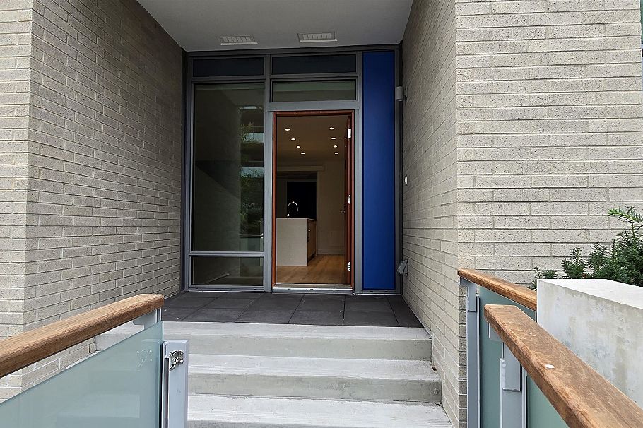 108 1500 Fern STREET STREET, North Vancouver BC V7J 0E6 North Vancouver, BC - 2