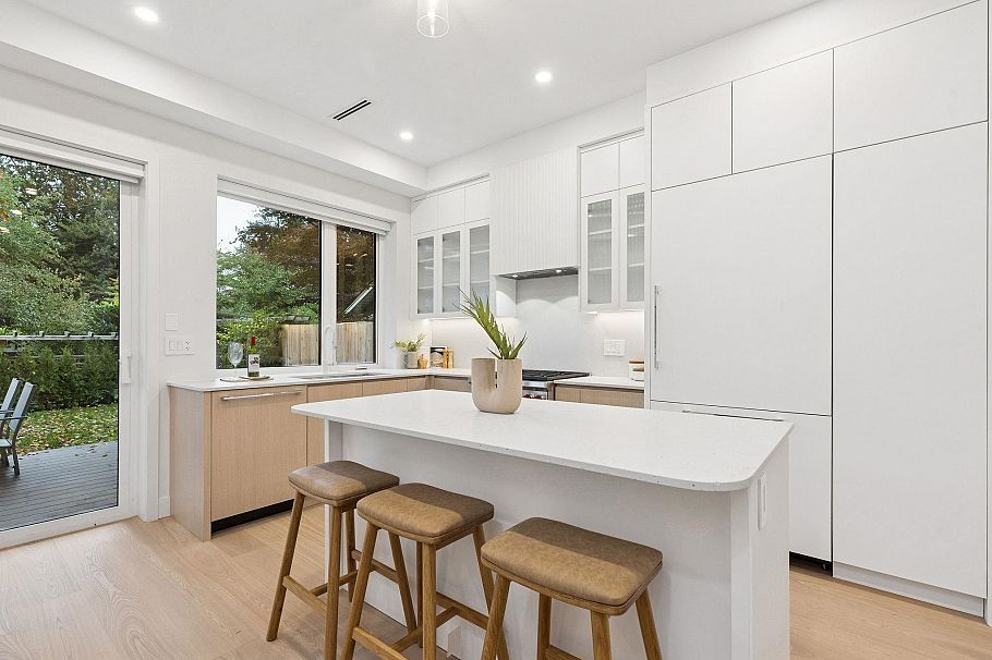 1 7 E 23rd Avenue Vancouver, BC - 4