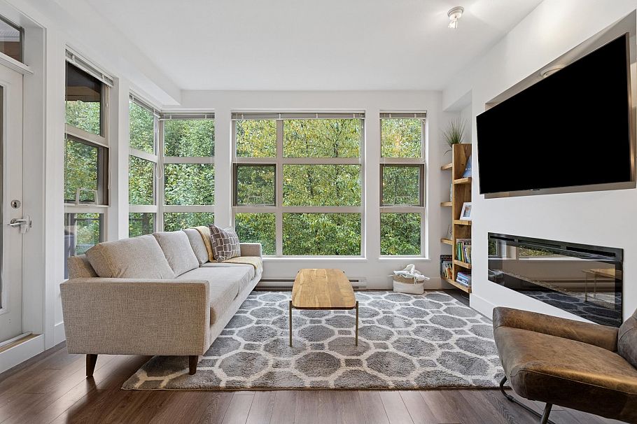 406 3606 Aldrecrest Drive North Vancouver, BC - 4