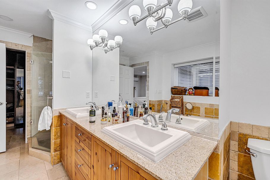 1219 Arborlynn Drive North Vancouver, BC - 33