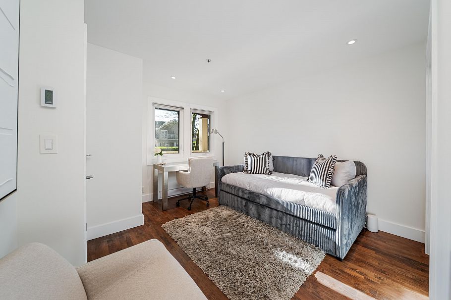 141 W 13th Avenue Vancouver, BC - 13