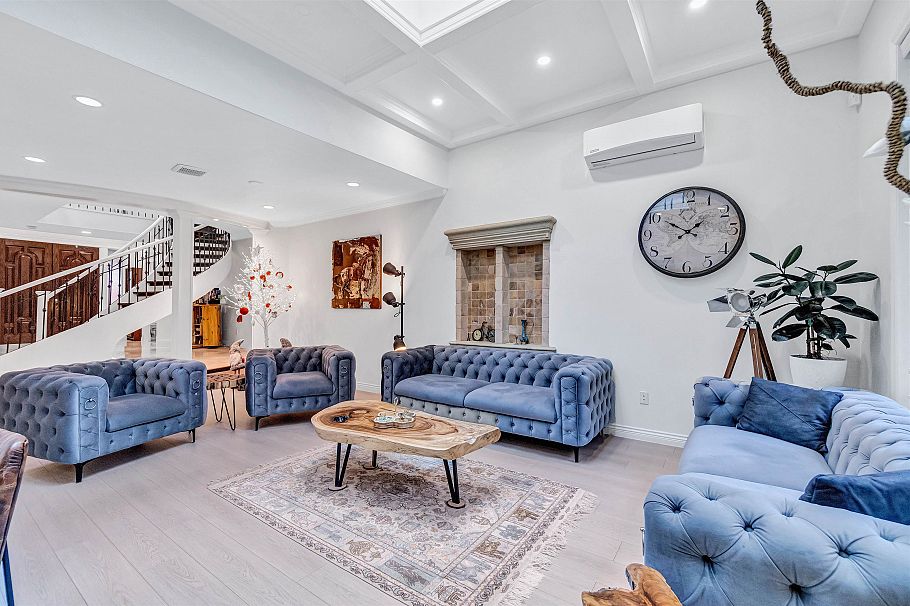 1219 Arborlynn Drive North Vancouver, BC - 4