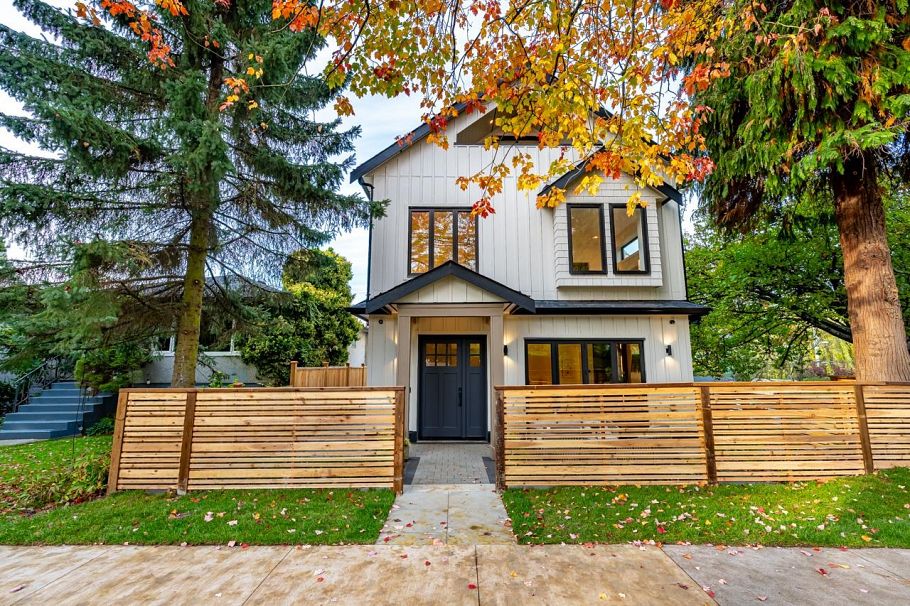 487 E 31 Avenue Vancouver, BC - 1