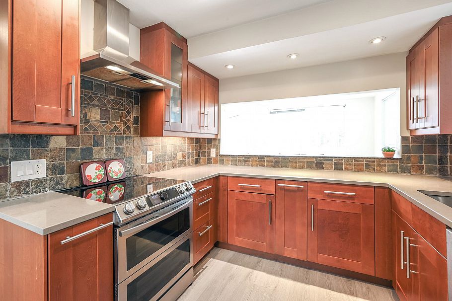 10 838 Tobruck Avenue North Vancouver, BC - 6