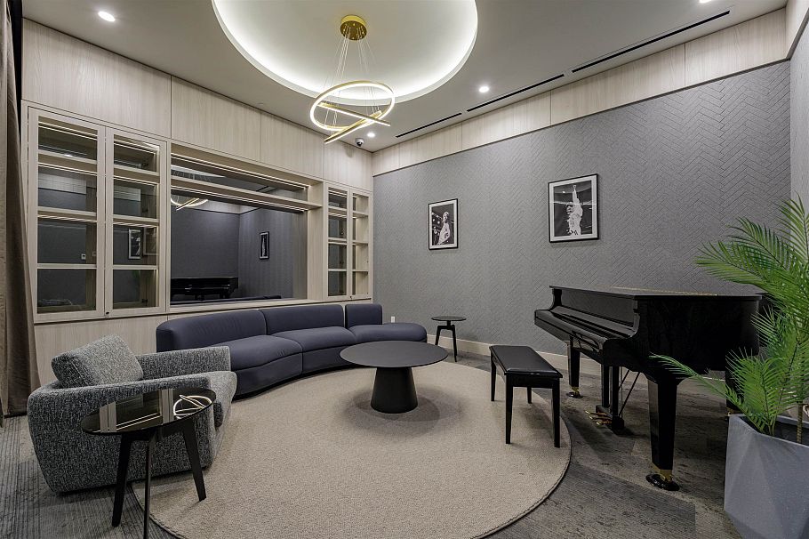 4304 4168 Lougheed Highway Burnaby, BC - 15