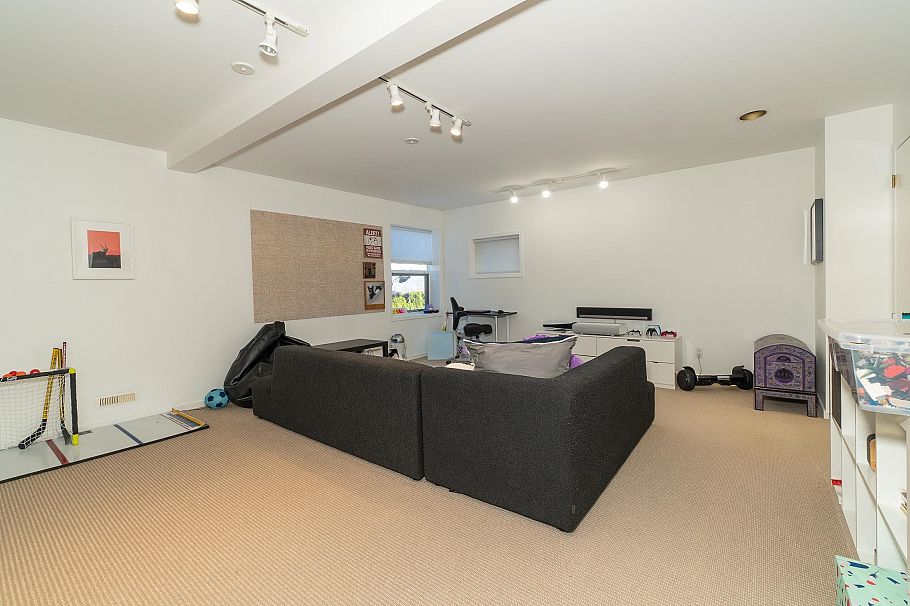 3762 W 13th Avenue Vancouver, BC - 18
