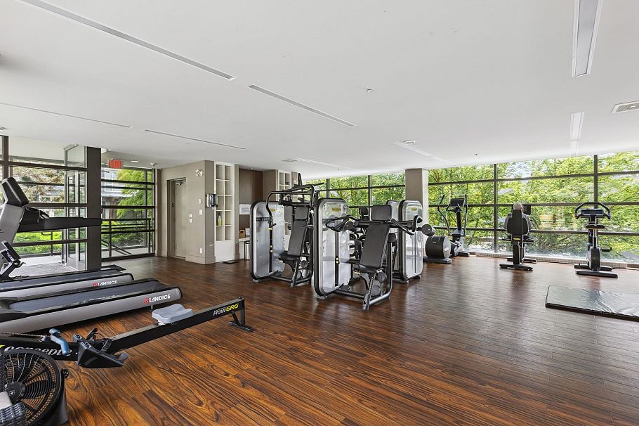 406 3606 Aldrecrest Drive North Vancouver, BC - 40