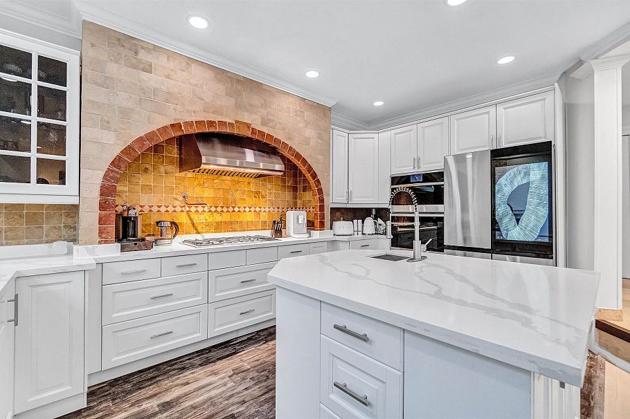 1219 Arborlynn Drive North Vancouver, BC - 15