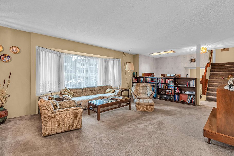 2310 Magnussen Place North Vancouver, BC - 9