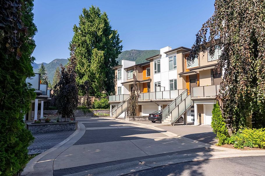 4676 Capilano Road North Vancouver, BC - 39