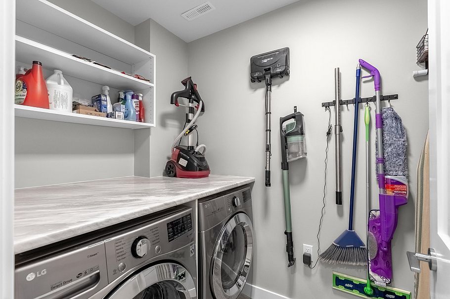 4676 Capilano Road North Vancouver, BC - 24