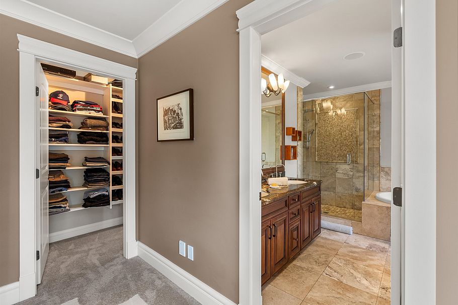 452 Tempe Crescent North Vancouver, BC - 26