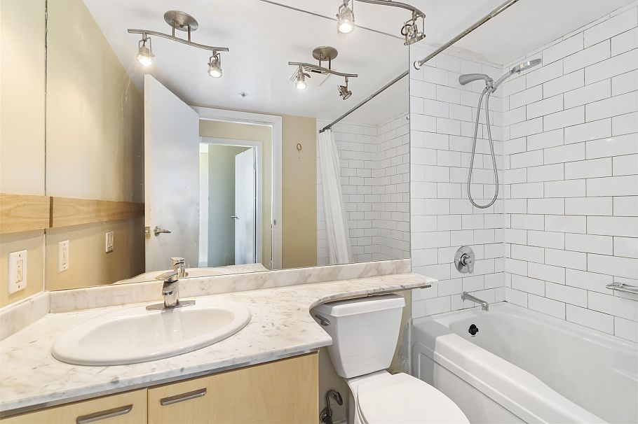 1106 1200 W Georgia Street Vancouver, BC - 17