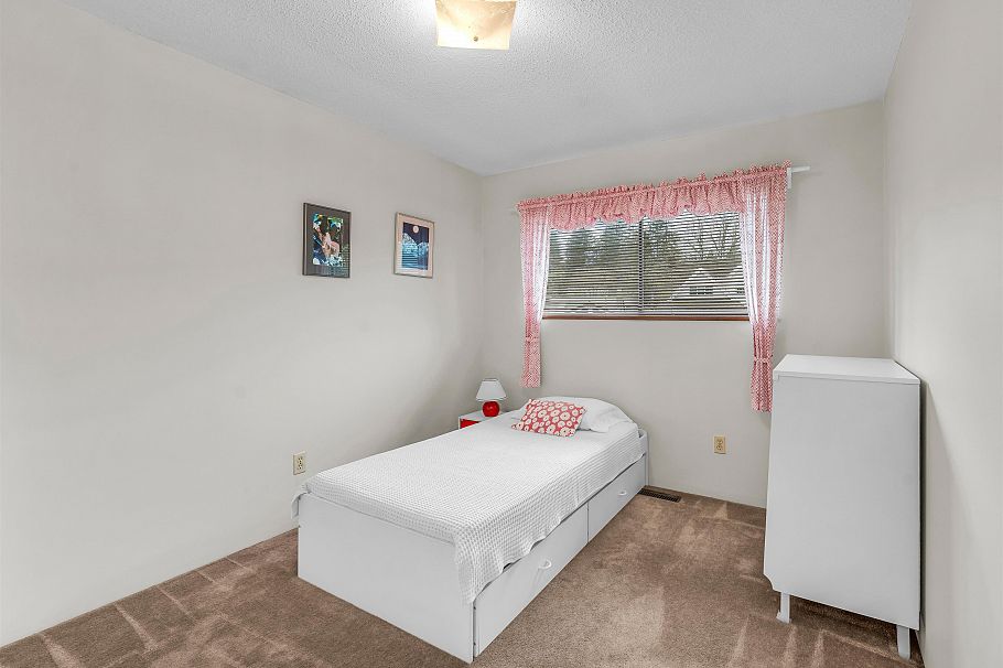 2310 Magnussen Place North Vancouver, BC - 2