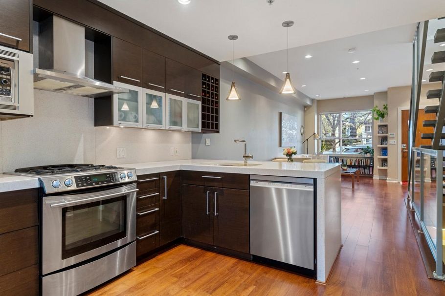 2168 W 8th Avenue Vancouver, BC - 12