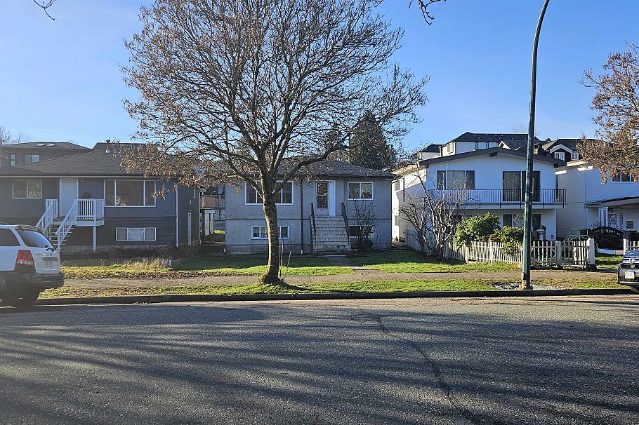 543 Rupert Street Vancouver, BC - 2