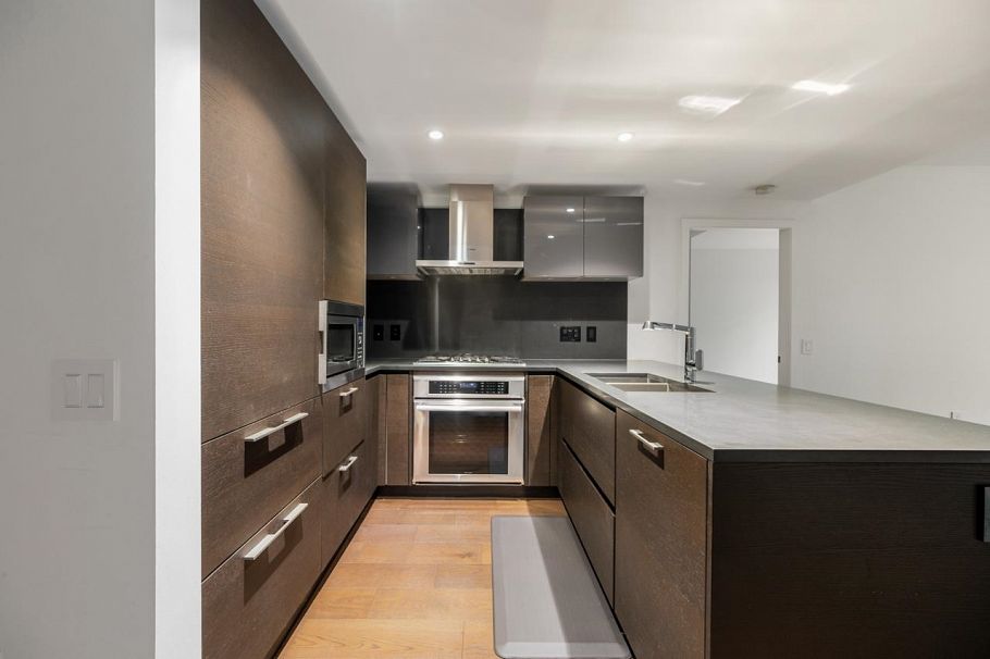 203 1561 W 57th Avenue Vancouver, BC - 13