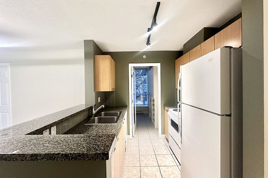 302 1420 W GEORGIA STREET, Vancouver BC V6G 3K4 Vancouver, BC - 5