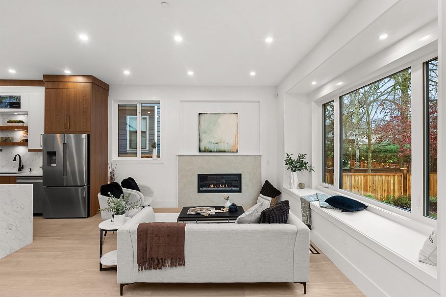 1 1822 E 14th Avenue Vancouver, BC - 3