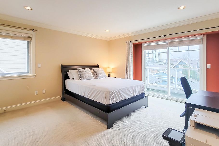 203 E 18th Street North Vancouver, BC - 11