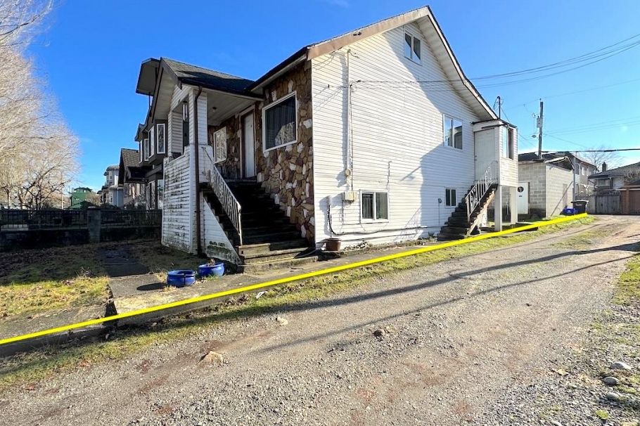 3006 E 25th Avenue Vancouver, BC - 7