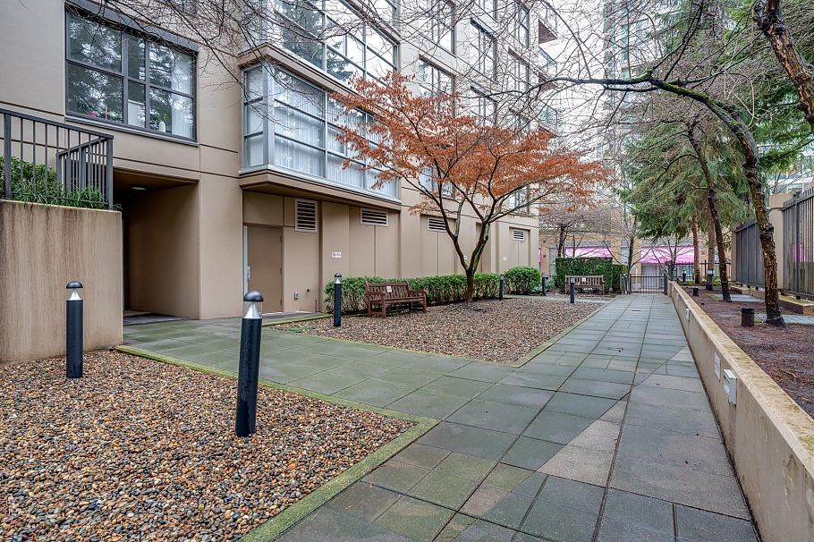 305 989 Beatty Street Vancouver, BC - 23