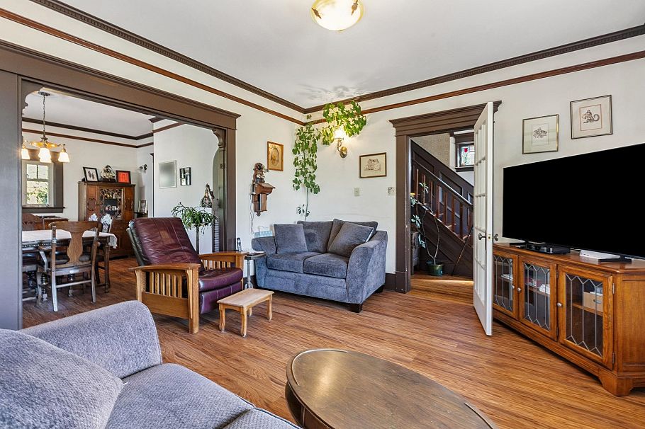 234 W Windsor Road North Vancouver, BC - 8