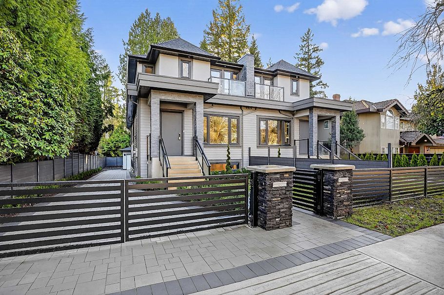 3546 W 35th Avenue Vancouver, BC - 2