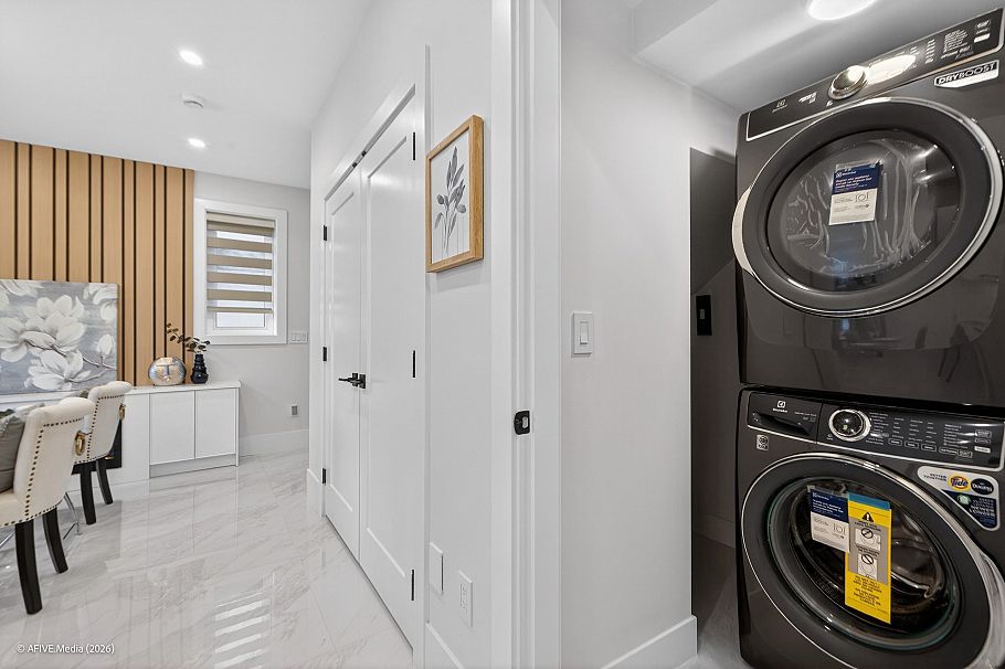 1554 W 66th Avenue Vancouver, BC - 21