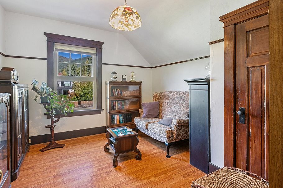 234 W Windsor Road North Vancouver, BC - 23