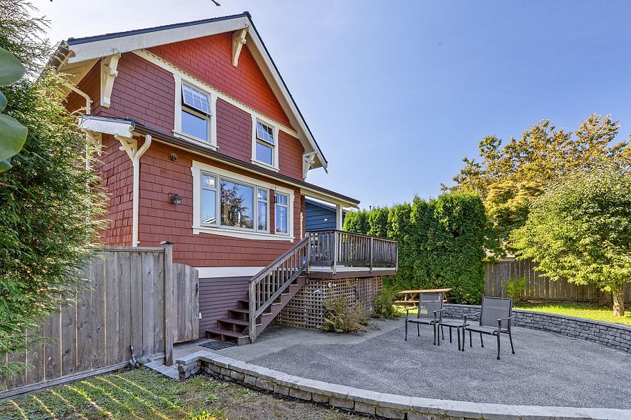 234 W Windsor Road North Vancouver, BC - 33