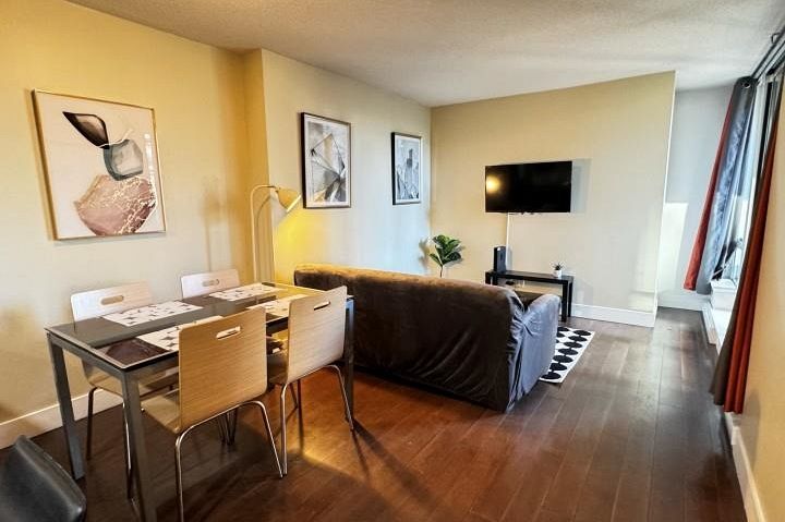 418 1088 RICHARDS STREET, Vancouver BC V6B 3E1 Vancouver, BC - 1