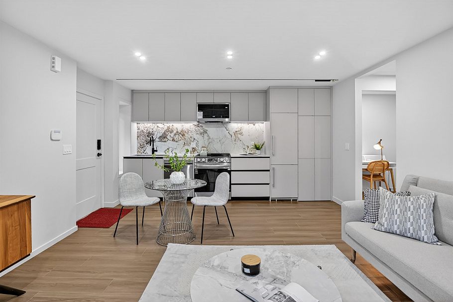 3546 W 35th Avenue Vancouver, BC - 26