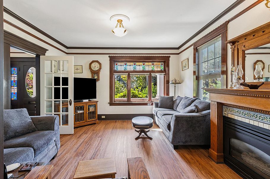 234 W Windsor Road North Vancouver, BC - 6