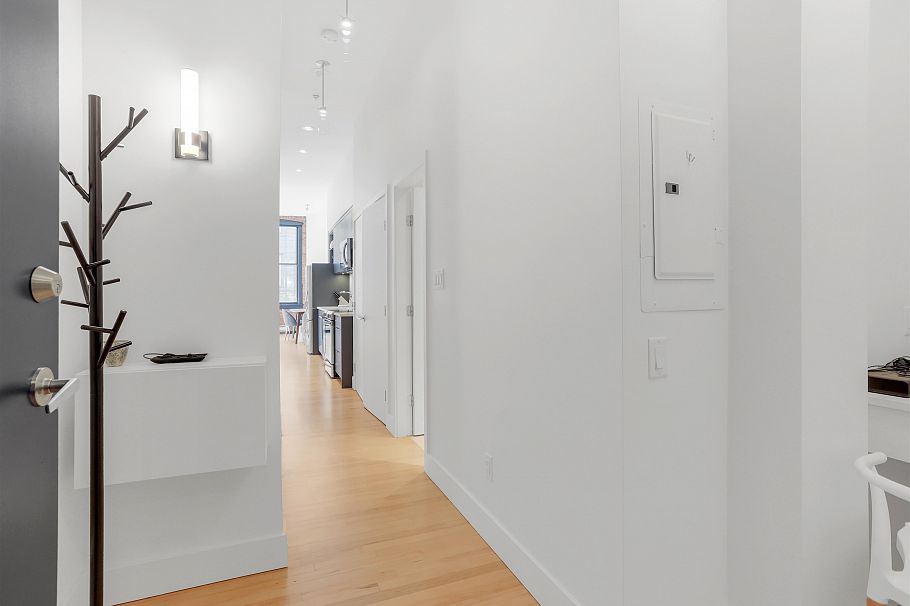 201 345 Water Street Vancouver, BC - 16