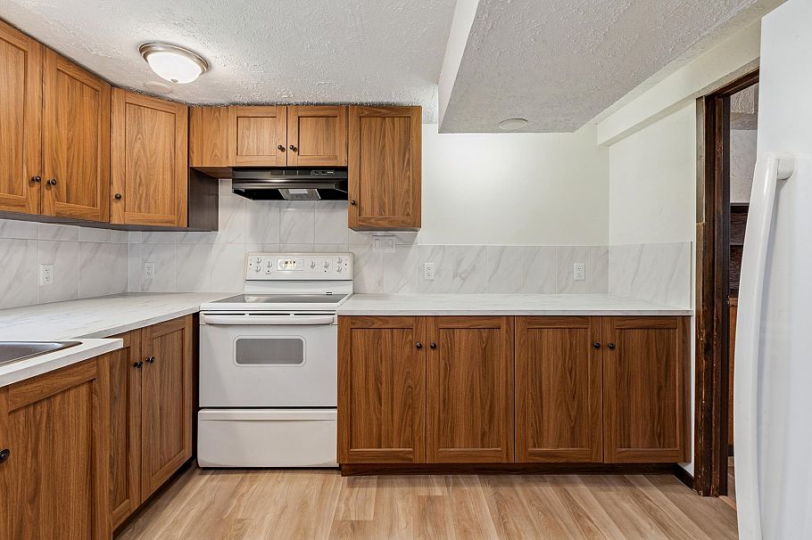 234 W Windsor Road North Vancouver, BC - 28